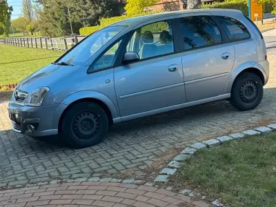 Begagnad Opel Meriva 100 HK (73 kW) 2009 Silver Minibuss
