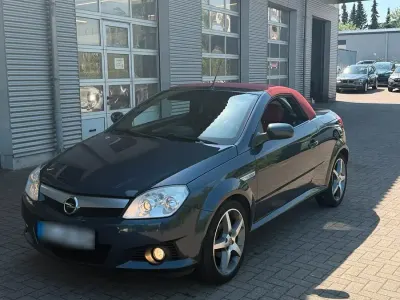 Gebraucht Opel Tigra 122 PS (89 kW) 2009 Andere farben Cabrio
