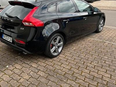 Gebraucht Volvo V40 150 PS (110 kW) 2015 Schwarz Limousine