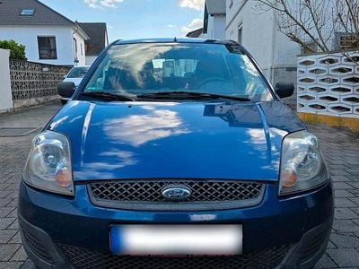 Gebraucht Ford Fiesta 69 PS (50 kW) 2006 Blau Kleinwagen