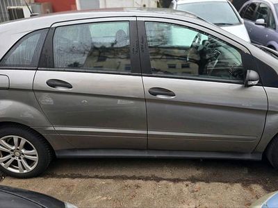 Gebraucht Mercedes B180 109 PS (80 kW) 2006 Grau Van / Kleinbus