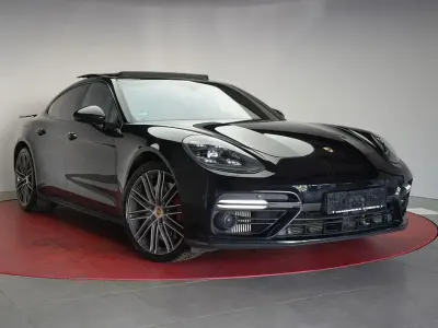 Gebraucht Porsche Panamera Turbo 549 PS (403 kW) 2016 Deep black perleffekt Kleinwagen
