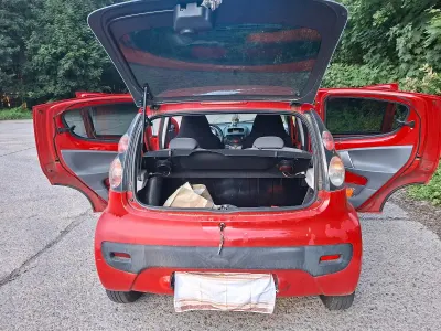Gebraucht Citroën C1 68 PS (50 kW) 2010 Rot Kleinwagen