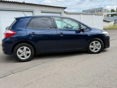 Gebraucht Toyota Auris Life 136 PS (100 kW) 2012 Blau Limousine