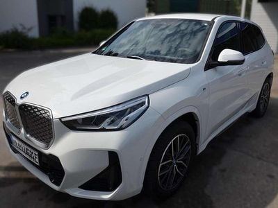 Gebraucht BMW iX1 M Sport 230 kW (313 PS) 2023 Weiß SUV