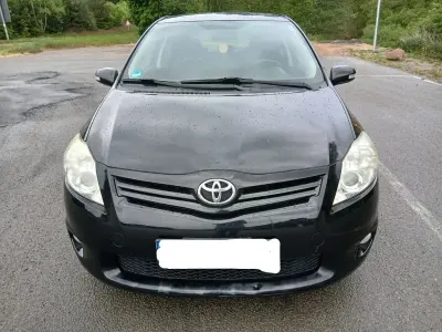 Gebraucht Toyota Auris Edition 132 PS (97 kW) 2012 Schwarz Limousine