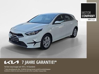 Neu Kia Ceed Comfort 140 PS (102 kW) 2025 Carraraweiss Kleinwagen