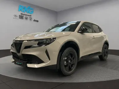 Neu Alfa Romeo Junior Sprint 145 PS (106 kW) 2026 Beige SUV