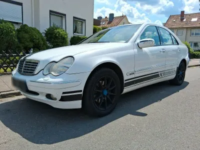 Gebraucht Mercedes C180 143 PS (105 kW) 2001 Weiß Limousine