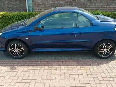 Gebraucht Peugeot 206 CC 109 PS (80 kW) 2005 Blau Cabrio