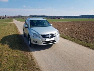 Gebraucht VW Tiguan Team 140 PS (102 kW) 2011 Grau SUV