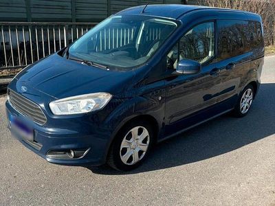 Używany Ford Tourneo Courier 95 KM (69 kW) 2015 Niebieski Minivan