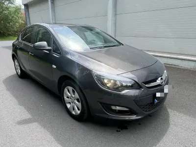 Gebraucht Opel Astra 120 PS (88 kW) 2015 Grau Limousine