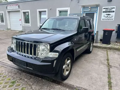 Käytetty Jeep Cherokee Limited 177 HP (130 kW) 2010 Musta Katumaasturi