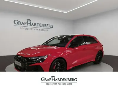 Neu Audi RS3 Sportback 400 PS (294 kW) 2026 Progressivrot metallic Kleinwagen