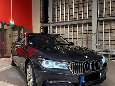 Gebraucht BMW 730 265 PS (194 kW) 2016 Grau Limousine