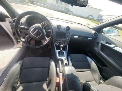 Gebraucht Audi A3 S-Line 105 PS (77 kW) 2010 Weiß Kleinwagen
