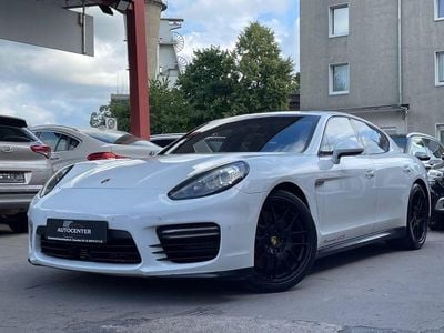 Porsche Panamera 4