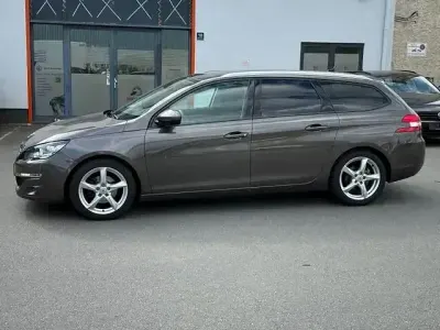 Gebraucht Peugeot 308 SW Active 131 PS (96 kW) 2015 Grau Kombi