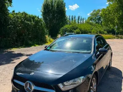 Gebraucht Mercedes A180 136 PS (100 kW) 2019 Schwarz Limousine
