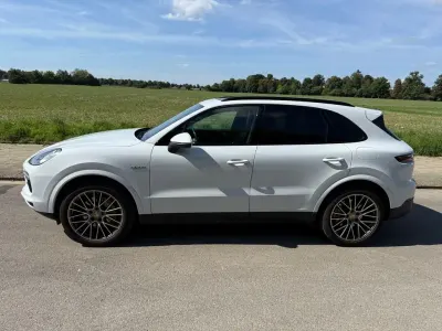 Gebraucht Porsche Cayenne E-Hybrid Platinum Edition 462 PS (339 kW) 2022 Weiß SUV