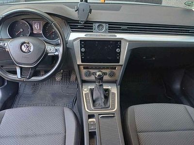 Gebraucht VW Passat Comfortline 150 PS (110 kW) 2018 Grau Limousine