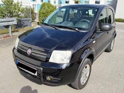 Second-hand Fiat Panda 4x4 75 CP (55 kW) 2011 Negru Hatchback