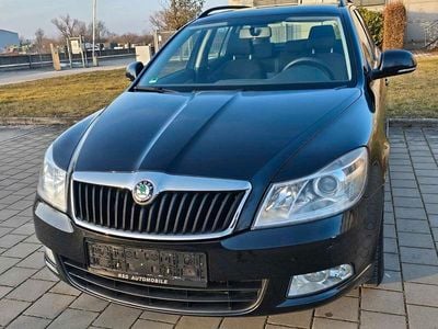 Schwarz Gebraucht 2011 Skoda Octavia Ambiente Kombi | 3.999 € (Guter Preis)