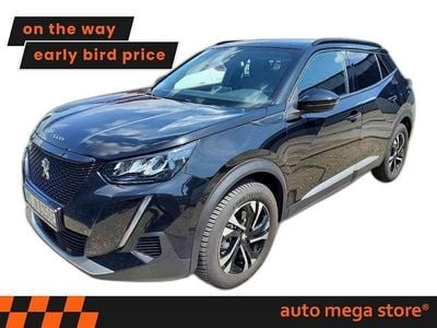 Gebraucht Peugeot e-2008 Allure 100 kW (136 PS) 2023 Lackierung schwarz perla nera/ SUV