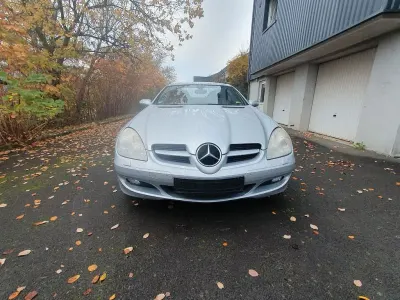 Second-hand Mercedes SLK200 222 CP (163 kW) 2025 Argintiu Cabrio