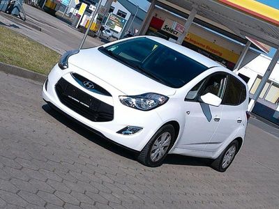 Gebraucht Hyundai ix20 Classic 90 PS (66 kW) 2013 Weiß Kleinwagen
