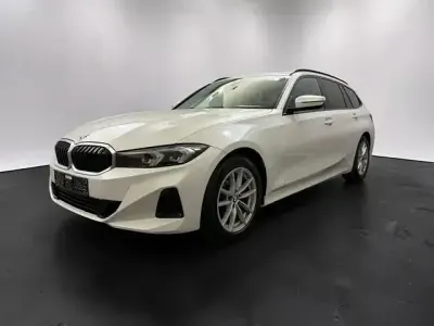 Usata BMW 318 Shadowline 150 CV (110 kW) 2023 Bianco Station wagon