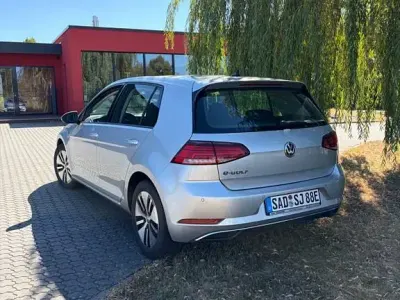 Gebraucht VW e-Golf 100 kW (136 PS) 2020 Silber Kleinwagen