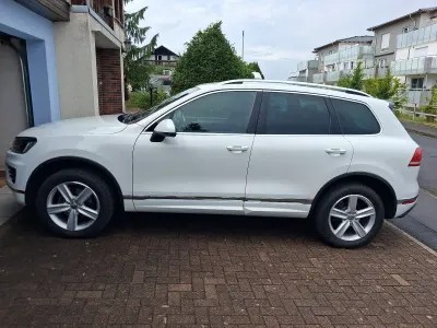 Gebraucht VW Touareg R-line 262 PS (192 kW) 2015 Weiß SUV