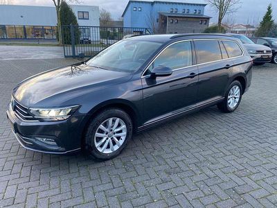 Gebraucht VW Passat Business 150 PS (110 kW) 2020 Mangangrau metallic Kombi