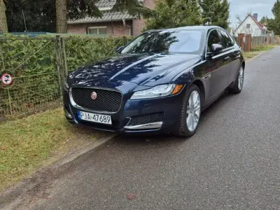 Usata Jaguar XF Prestige 340 CV (250 kW) 2016 Blu Berlina