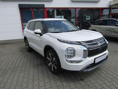 Gebraucht Mitsubishi Outlander P-HEV Edition 136 PS (100 kW) 2025 Anden weiß Kombi