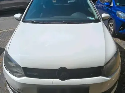 Gebraucht VW Polo 75 PS (55 kW) 2011 Weiß Kleinwagen