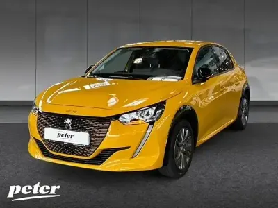 Gebraucht Peugeot e-208 Allure 100 kW (136 PS) 2022 Met. faro gelb Kleinwagen