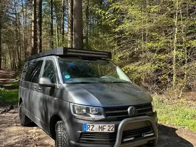 Gebraucht VW Multivan 150 PS (110 kW) 2016 Grau Van / Kleinbus