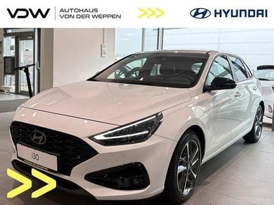 Serenity white (weiß) Gebraucht 2024 Hyundai i30 Advantage Limousine | 23.990 € (Etwas zu teuer)