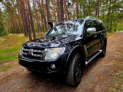 Gebraucht Mitsubishi Pajero Edition 200 PS (147 kW) 2013 Schwarz SUV