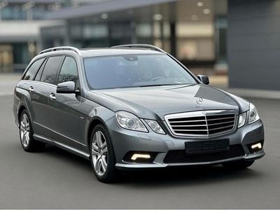 Grau Gebraucht 2011 Mercedes E350 AMG line Kombi | 10.500 € (Fairer Preis)