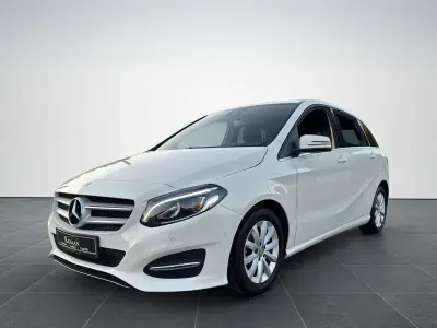 Gebraucht Mercedes B180 122 PS (89 kW) 2015 Weiß Kleinwagen