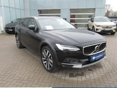 Usata Volvo V90 CC Ultimate 197 CV (144 kW) 2024 Nero Station wagon