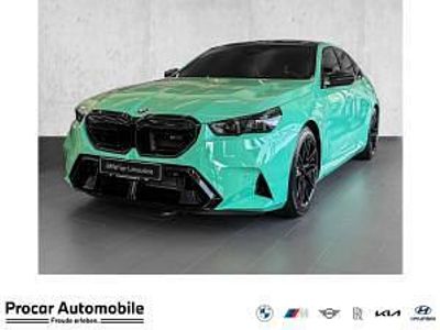 Nuova BMW M5 585 CV (430 kW) 2026 Verde Berlina