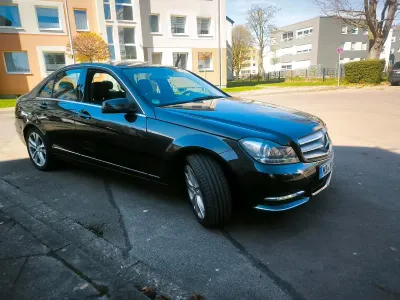 Gebraucht Mercedes C180 156 PS (114 kW) 2014 Schwarz Limousine