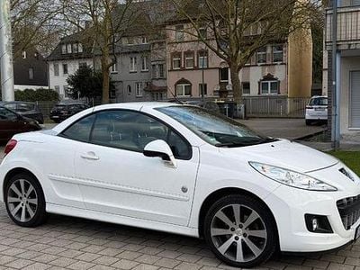 Gebraucht Peugeot 207 CC 120 PS (88 kW) 2012 Weiß Cabrio