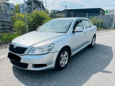 Second-hand Skoda Octavia GreenLine 105 CP (77 kW) 2011 Argintiu Berlinǎ