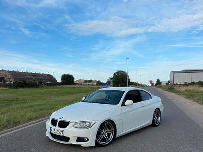 Weiß Gebraucht 2012 BMW 320 M Performance Coupé | 11.999 € (Teuer)